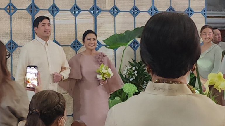 ricci_richy's tweet photo. Ninang na naman si Maam Leni. Hihi. And look at Kathryn sa side all so smiley. 😊 https://t.co/QM8BFQFHMJ
