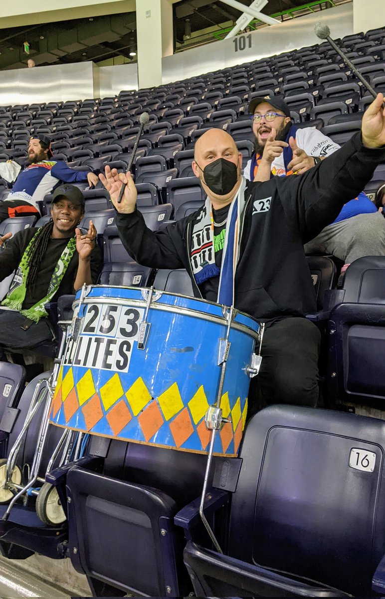 SatellitesV2's tweet photo. Go Stars!
With Love the Satellites drum corp https://t.co/7yRZeve3ht