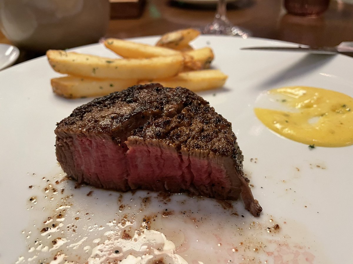 Backseatchef's tweet photo. @WolfgangPuck had the most amazing dinner at Cut LV with @IntrepidVeggie, Cherry made our evening so special and treated us like Royalty, the sliders and the Wagu steak was out of this world https://t.co/rXfiiAcwUh