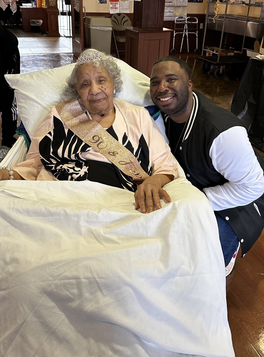 chasjmusic's tweet photo. I love you Granny!! You and mama are together again. #ForAlways https://t.co/R3dRJ30hDc