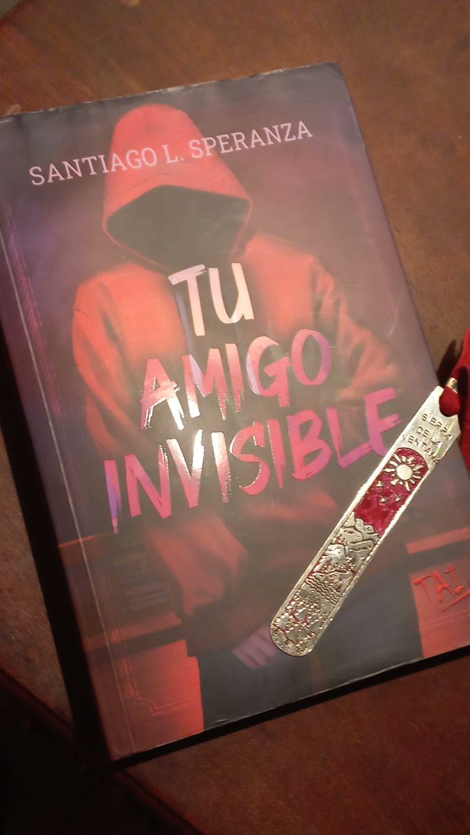 Lelu- NAGIREO CANON!!!!!! (@leluwrites) on Twitter photo El público ha hablado, así que es momento de decir que...
🔪Abro hilo reaccionando a la lectura de Tu amigo invisible de <a href="/ssperanza11/">Santiago Speranza</a> 🔪 El público ha hablado, así que es momento de decir que...
🔪Abro hilo reaccionando a la lectura de Tu amigo invisible de <a href="/ssperanza11/">Santiago Speranza</a> 🔪
