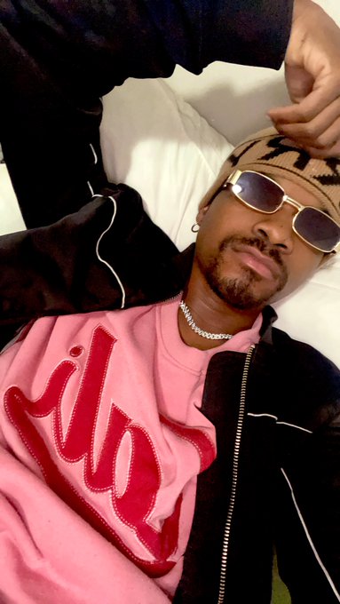 I wear my sunglasses at night, cause I&rsquo;m higher than a teenager. #Shrooms https://t.co/7sNJ4hMKOb<a href="/tag/shrooms"class="tags"><span>#shrooms</span></a>