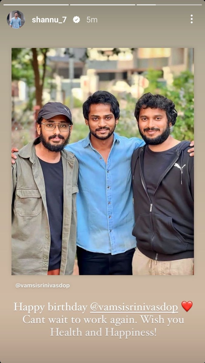 Shanmukh_Trends's tweet photo. Wishing you a very happy bday to you #VamsiSrinivas bro ❤️✨.
Sending you the best wishes from #Shannu &amp; his fans 😊

#ShanmukhJaswanth https://t.co/s1n33pVTMJ