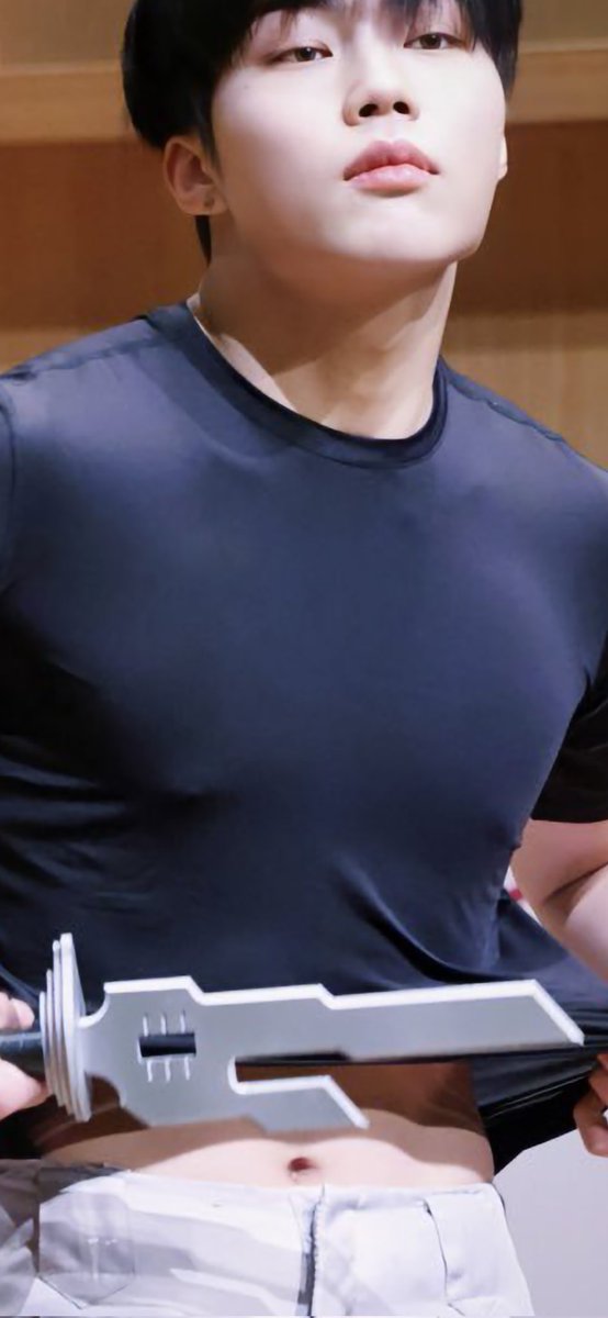 wild_jebewon's tweet photo. Park Gunwook nipples &amp; abs 

(Turn on to max brightness for better viewing)

#PARKGUNWOOK 
#ZEROBASEONE https://t.co/kizFb380IW