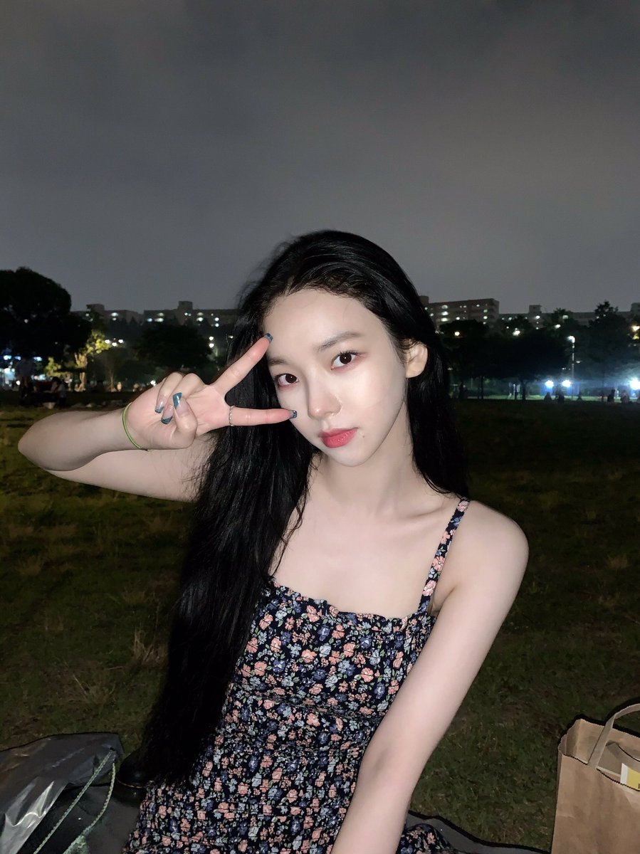 ividtown's tweet photo. andaba feliz porque me llegó la invitación a #𝔇e𝕤irëᥱ𓊆여름𓊇𝕗e𝚜t no sabía que el día iba tener un aroma tan primaveral with a #창원𐚁̸𝔅ut𝕥er𝑓ly by its shoulder.

𐅛𝅦⃢   ꯭ֵ༹kyle人𑀁ִ  𝇔߲﹫࣪𝗇𝗈݀𝗇࣮𝗌𝕖࣪𝗇𝗌ִ𝖾  ꯭🌸 https://t.co/Fkf38ziDDe