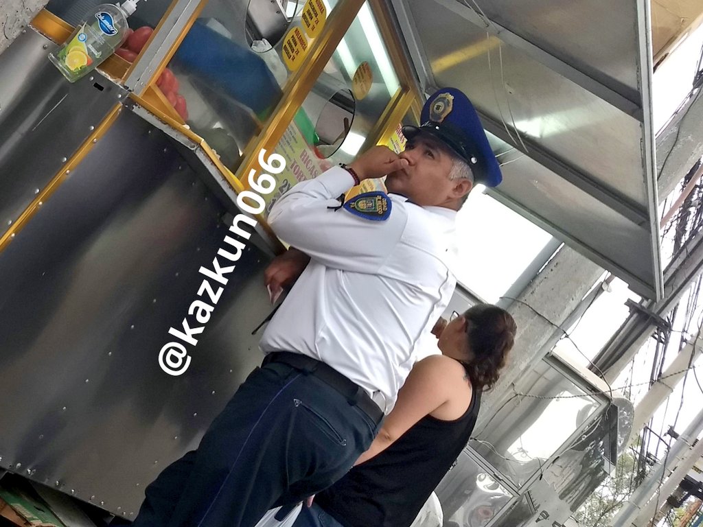 kazkun066's tweet photo. El poli ya tiene hambre 👮🏽‍♂️ https://t.co/9bqK2kSI64