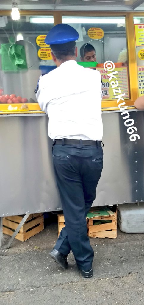 kazkun066's tweet photo. El poli ya tiene hambre 👮🏽‍♂️ https://t.co/9bqK2kSI64