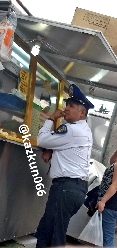 kazkun066's tweet photo. El poli ya tiene hambre 👮🏽‍♂️ https://t.co/9bqK2kSI64