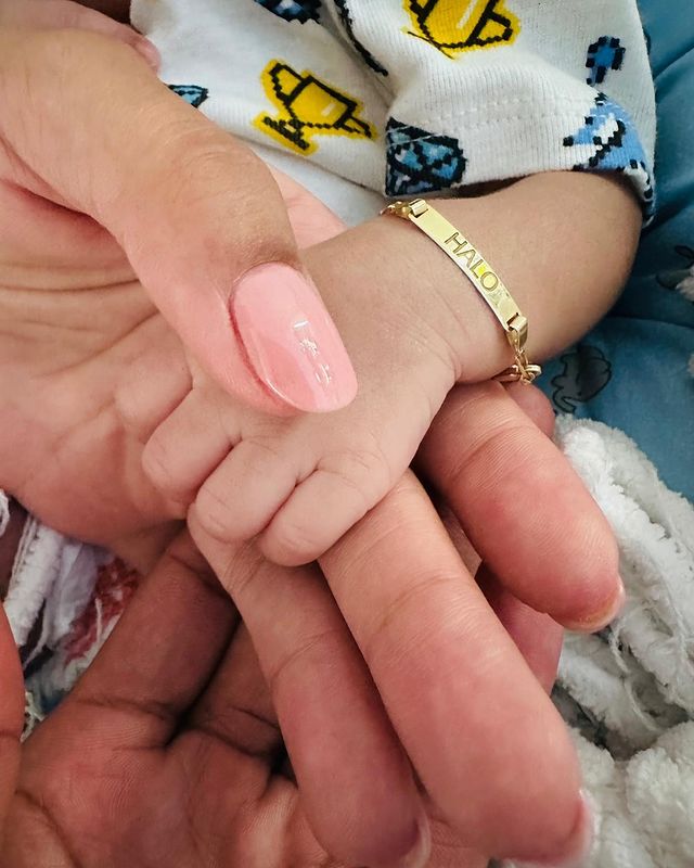 tunebyte's tweet photo. Congrats to DDG and  Halle Bailey 
#Congratulations #ddg #hallebailey https://t.co/5Lt2ba0RrQ