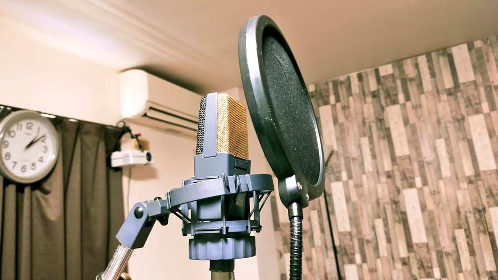 おにく㌠仮歌サクッと収録
✌[    ’ω’    ]✌