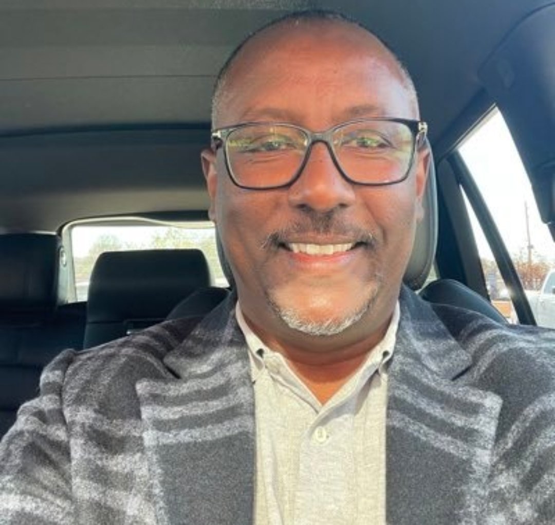 HodanHomes's tweet photo. This is your average pro Abiy Ahmed Ethopian fascist.

✔  Claims Ethiopia is peaceful but lives in the west.
 
✔  Lives on a welfare &amp; thinks he is Millionaire.

✔  Never seen a sea before and 
thinks sea water is drinkable.

✔  Average bank account under $1000.

HIV positive https://t.co/RnDxzi9ujd