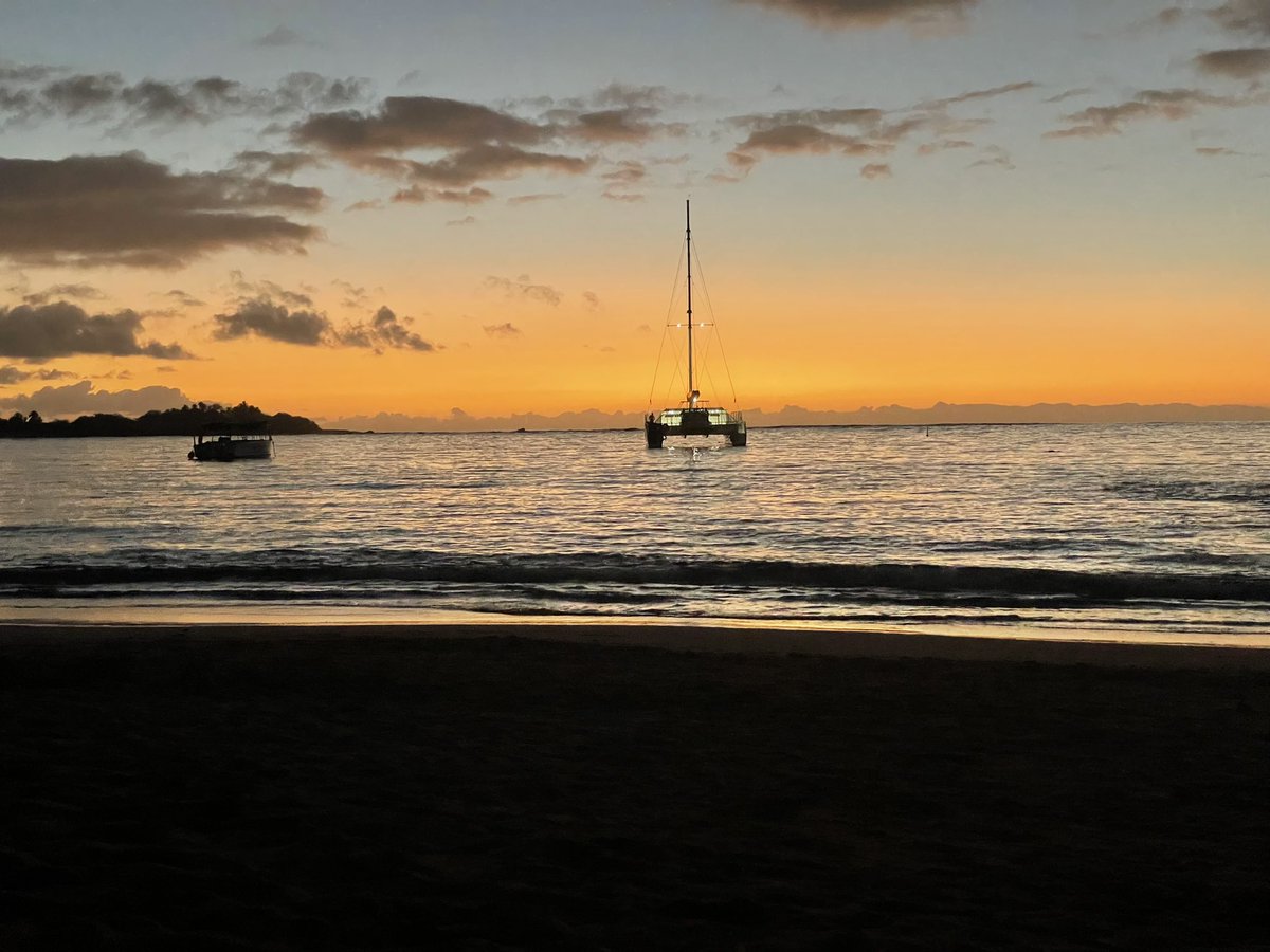 Sunset at #WACV2024, day three 

Shoutout to all the new #computervision researchers I met over the last three days, and thanks for coming to our Meta Reality Labs booth to learn about projectaria.com