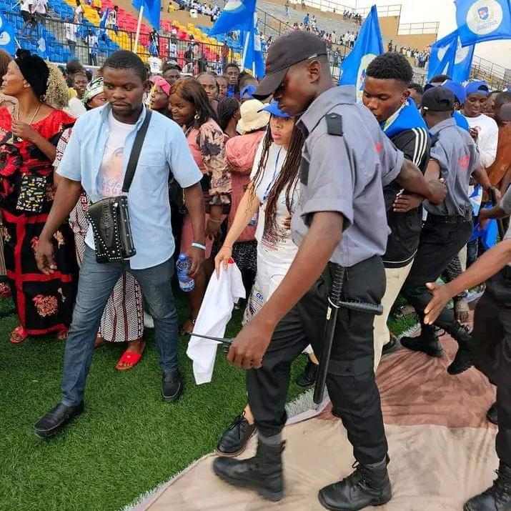 L'histoire  retiendra qu'en 2023 des jeunes courageux s'étaient levé pour rebâtir nôtre Nation🇨🇩🇨🇩