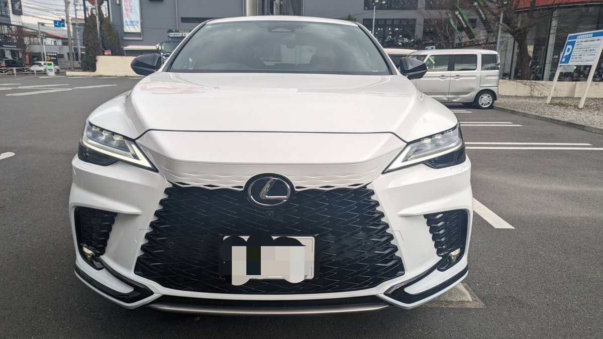 Weihnachten1976's tweet photo. ALPHARDよりも車幅が全然大きいので、前から見ると結構迫力が在る🚘
狭い道には向いてません💦
#RX500h #FSPORTPERFORMANCE https://t.co/ThtBvAgJyK