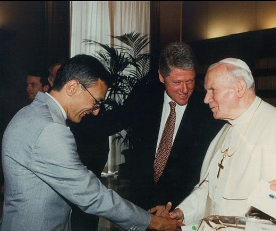 Bill Clinton, The Pope, and John Podesta......

What do you think they talked about...? 

#WeWantAnswers