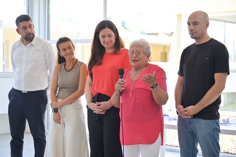 ZNVISION's tweet photo. Casa Propia-Casa Activa: la Municipalidad entregó diez viviendas a adultos mayores beneficiarios del programa habitacional
#AdultosMayores #beneficiarios #CasaPropiaCasaActiva #Municipalidad #programahabitacional #Viviendas
@Escobar_Muni

https://t.co/C8zRdqg89O https://t.co/aYaOEbWO62
