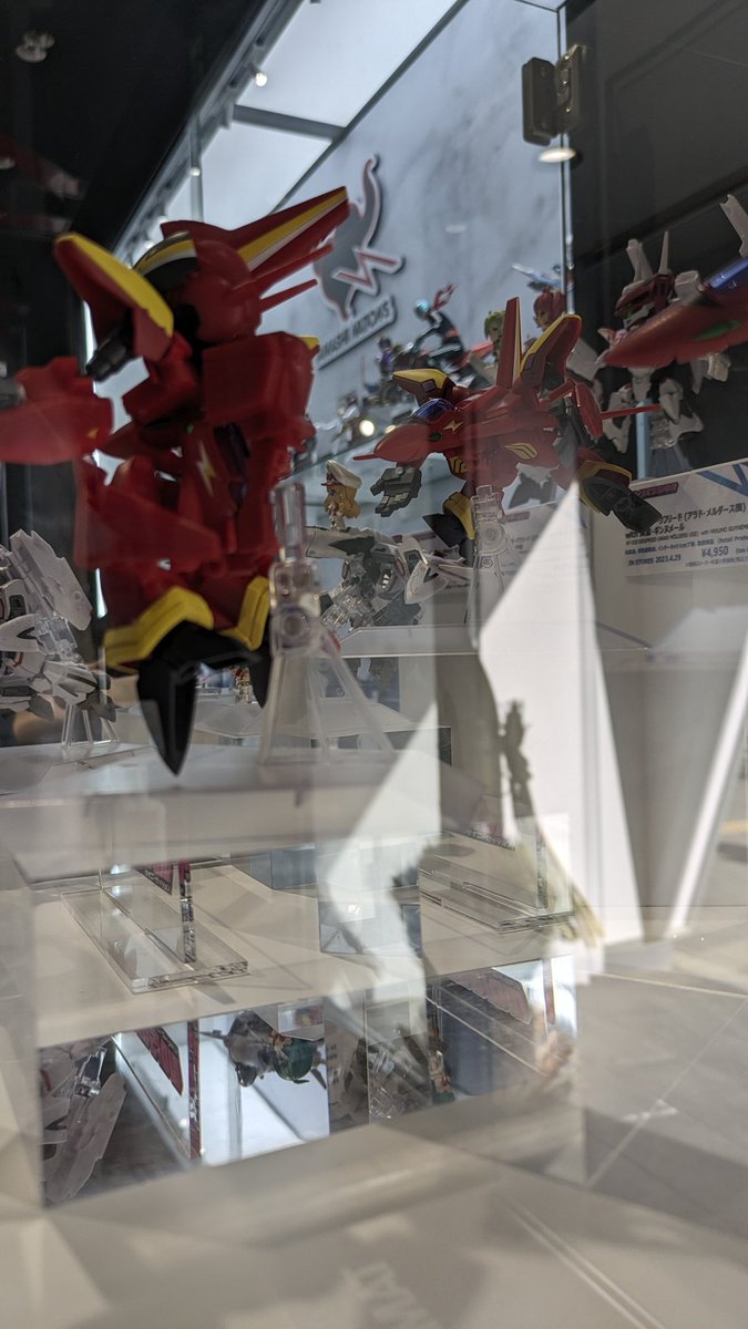 nz_onz's tweet photo. #TinySession
#マクロス
#マクロス7
#VF19改

思った以上に変形機構頑張ってくれてる気がする https://t.co/EAhCy4VF0X