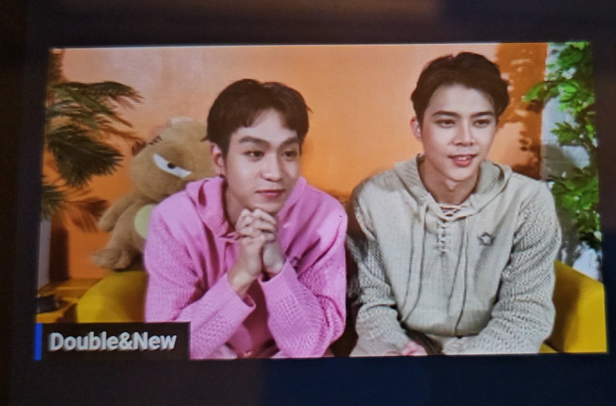 JeongSiEun95's tweet photo. So much fun ♡ #NewDouble
#BLovedxDNFanmeet #HouseOfStars #KornPawin #DoubleTupthep #NewAkaravin https://t.co/B6krAh8XZP