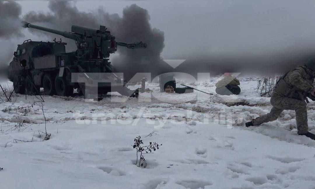 GDO-Da6XwAAJO-r?format=jpg&name=medium