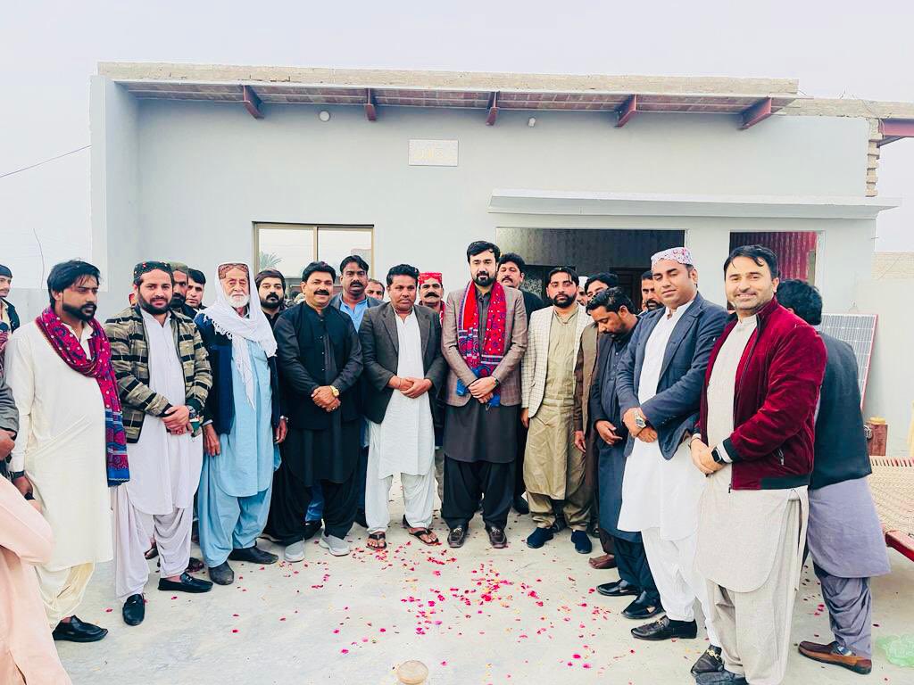 ShahrukhAnwarK1's tweet photo. لاڑکانہ گاؤں خیر بخش مری میں مری برادری کی جانب سے منعقد کردہ کی ٹی پارٹی میں شرکت کی

اس موقع پر مختلف برادریوں نے پاکستان پیپلز پارٹی نے بھرپور حمایت کا اعلان کیا 🇱🇾
@BBhuttoZardari 
@FaryalTalpurPk 
@siyal_anwar 
@TariqueAnwarKh8 https://t.co/WoUe22YpTb