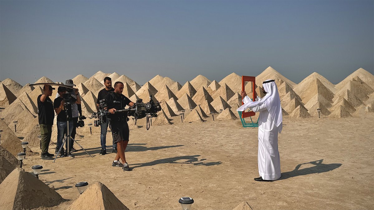 React_uae's tweet image. وراء كواليس جلسة تصوير &quot;شاعر المليون &quot; في الصحراء، حيث مع كل لقطة هناك حكاية.
#شاعر_المليون #أبوظبي #الصحراء #تلفزيون #وراء_الكواليس #إنتاج #تصوير