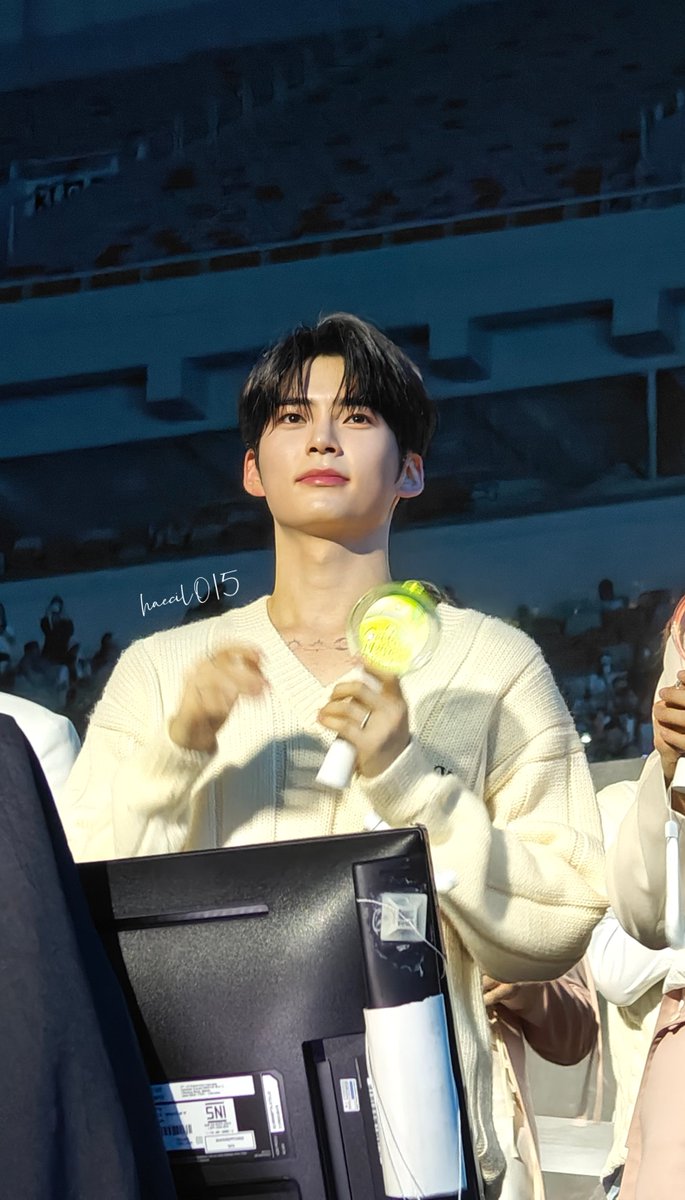 haecil015's tweet photo. Zerobase1 at GDA. Super mulus semua tanpa pori2 🥹 #GDAJAKARTA #GDA2024 #ZEROBASEONE #ZEROBASEONE_gda https://t.co/t272g8U1Hu