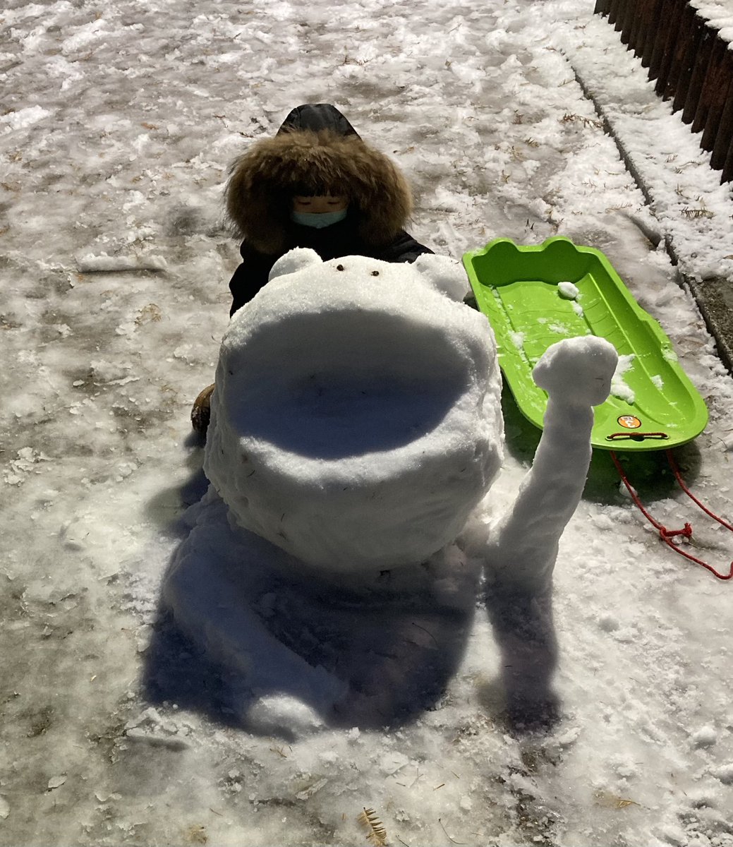 GentleFrogPEPE's tweet photo. Happy Winter🐸 $pepe 🌨️
Do you wanna build a snowman🎵
@pepecoineth 
#pepesnowman https://t.co/PPAXUzagTD