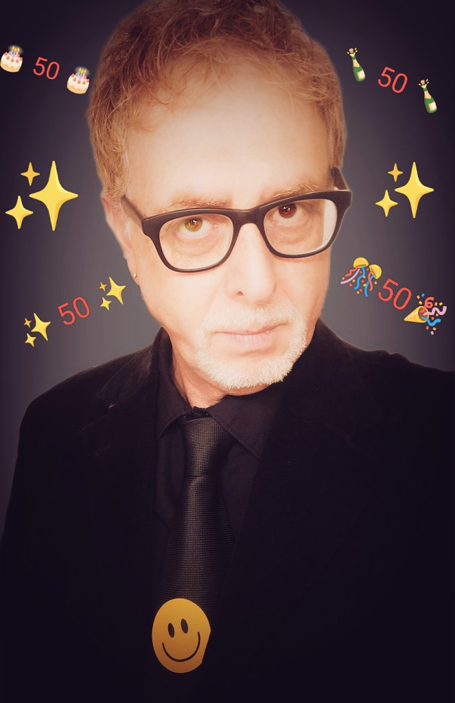 edibertomessina's tweet photo. 50!!!Ci sono arrivato e non me li sento,però mi mettono ansia.E non venite a dirmi “ancora sei GIOVANE”.No!Giovane è chi ha 20 o 30 anni.Dopo inizi ad essere “giovanottone” e col passare del tempo “diversamente giovane”. E’ così. Ma va benissimo.🍾✨🍾
#heppybirthday #edym https://t.co/GmsxRPTptn