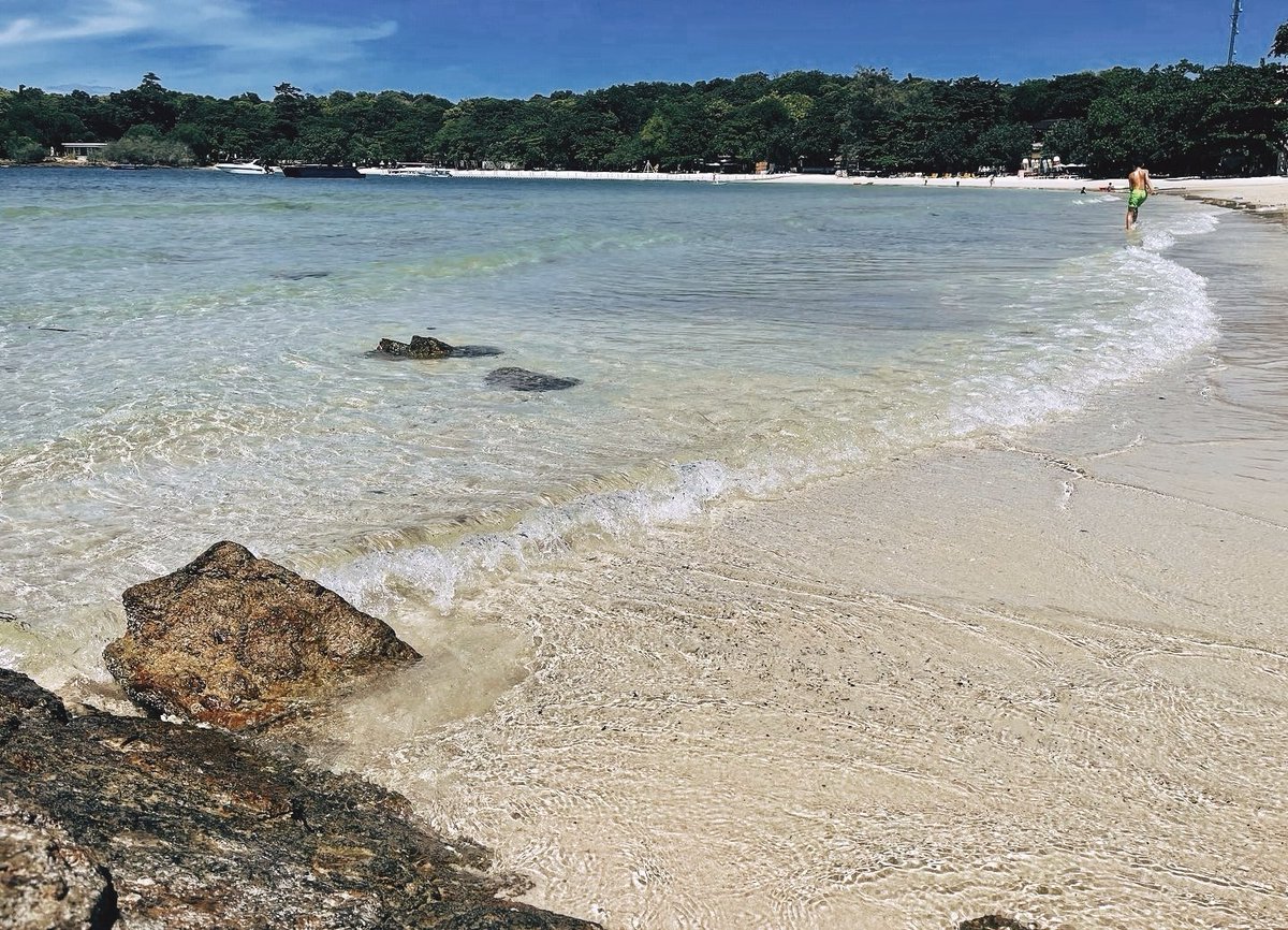 Marie_letters's tweet photo. Sea, sip and sand 🏖 

📍 Vimarn Samed, Koh Samed Thailand https://t.co/vDTBulshJf