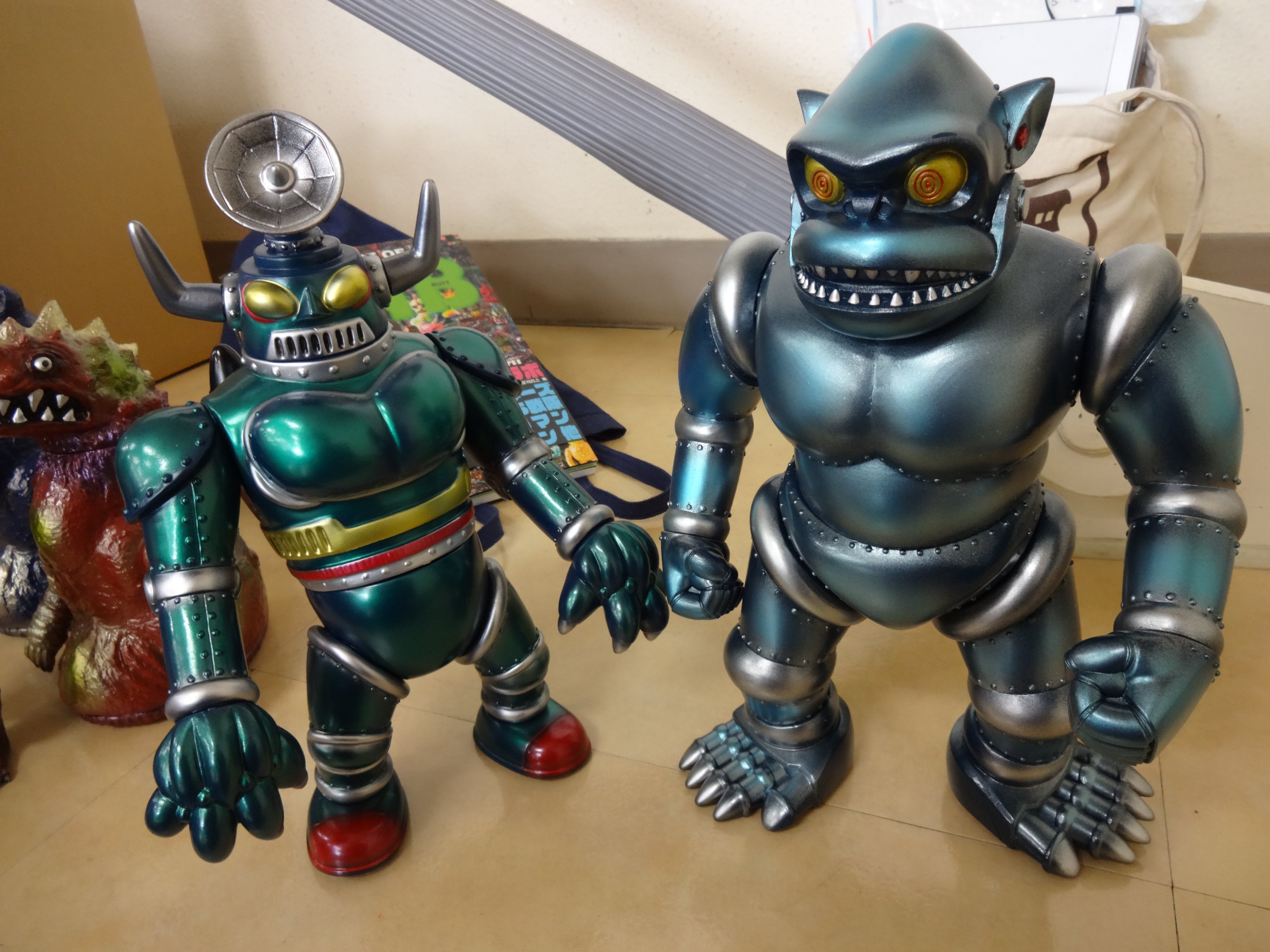 パラボラエース ターゲットアース ソフビロボット 騒がしい パラボラエース ターゲットアース ソフビロボット 騒がしい