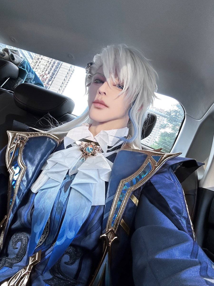 weian_vann's tweet photo. 水龙，水龙，别哭了。

#cosplay #genshinimpact #neuvillette https://t.co/EzTZNmvBif