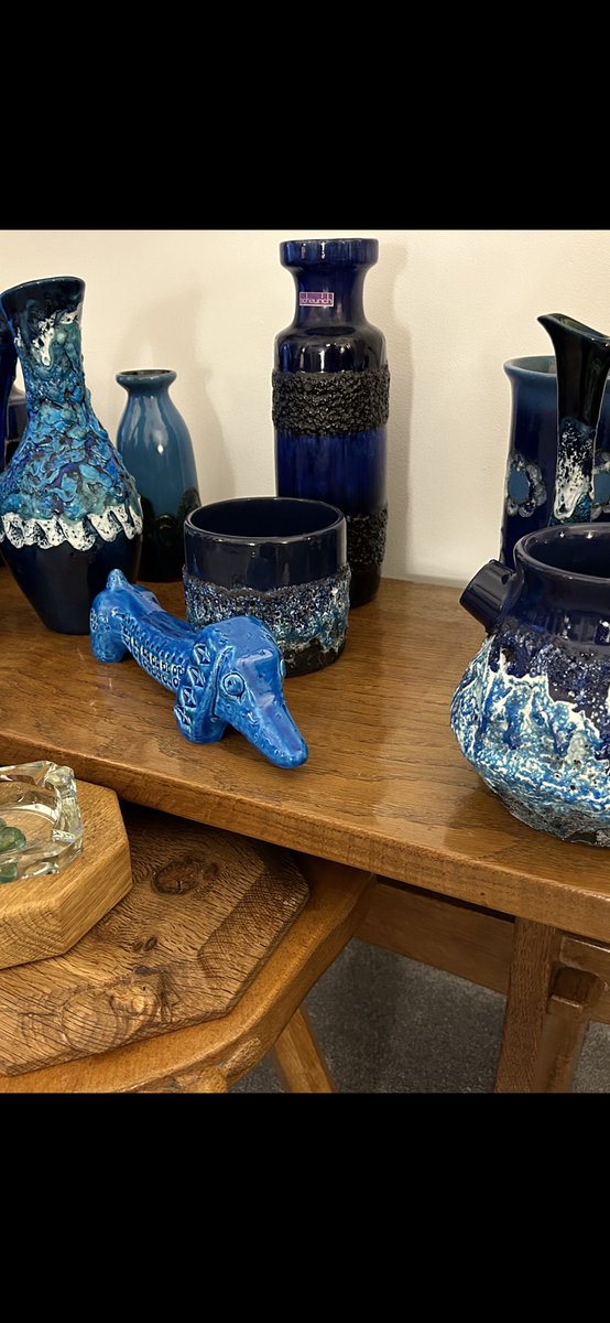 BlakeleyLegal's tweet photo. My first piece of #Bitossi #RiminiBlu Basset Hound displayed with a few of my West German blue vases https://t.co/Oj3SYyWNPE
