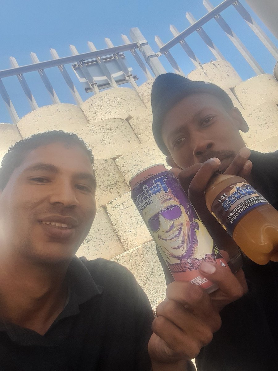 Lunch time. Enjoying the Twizza drinks. @Twizza_ZA #EnergizeTheMoment
Proudly South African. #TasteTheMoment