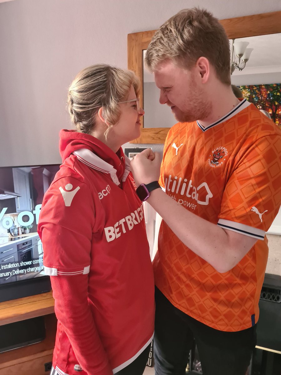 sue_ford's tweet photo. Will let you know later if wedding is still on ....
#nffc #utmp
@HollieAMarie @JamesJSando https://t.co/7rJaSShEWt