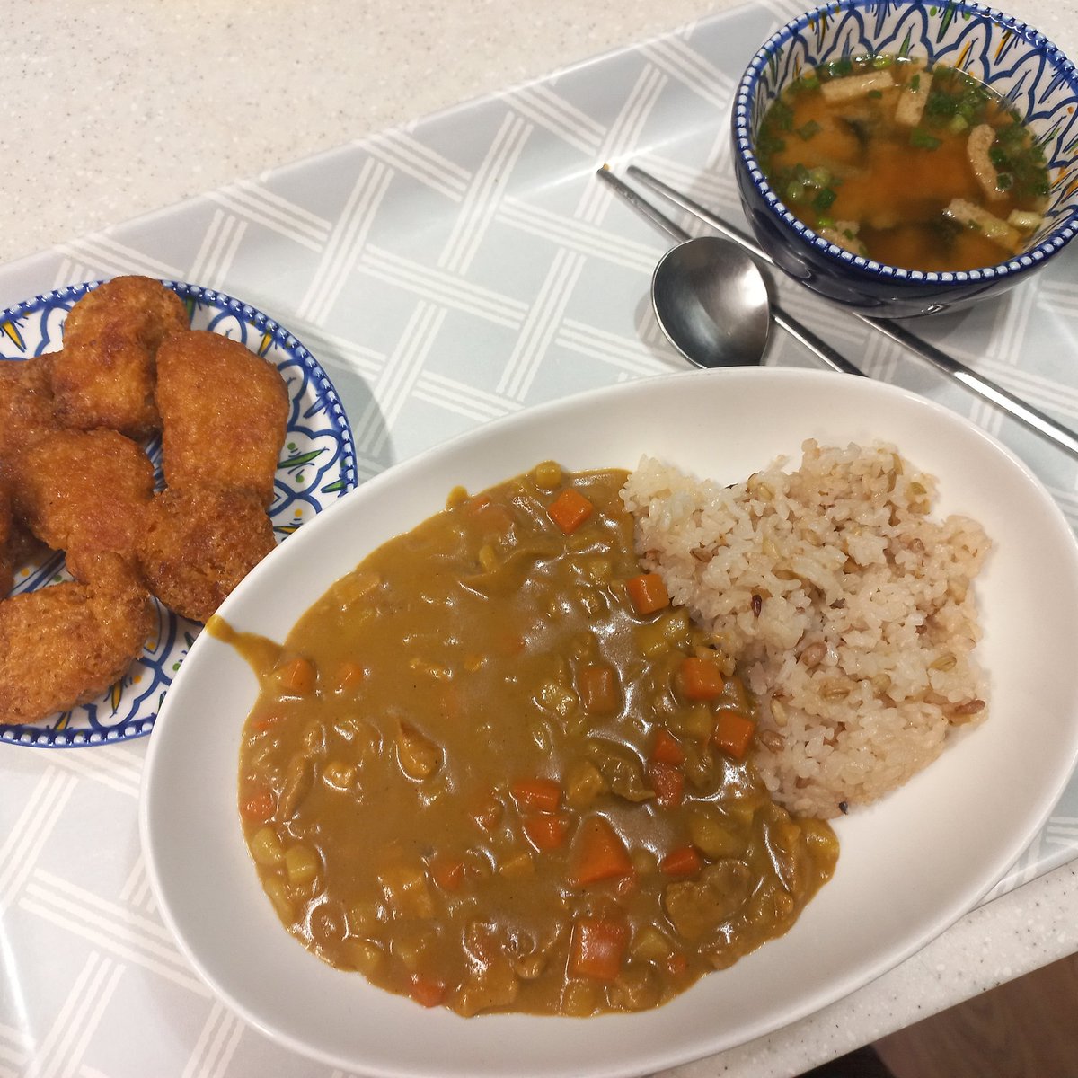 맞다 그동안 카레만들기 마스터햇어요
맛잇겟죠
엄마한테도 인정받음✌️