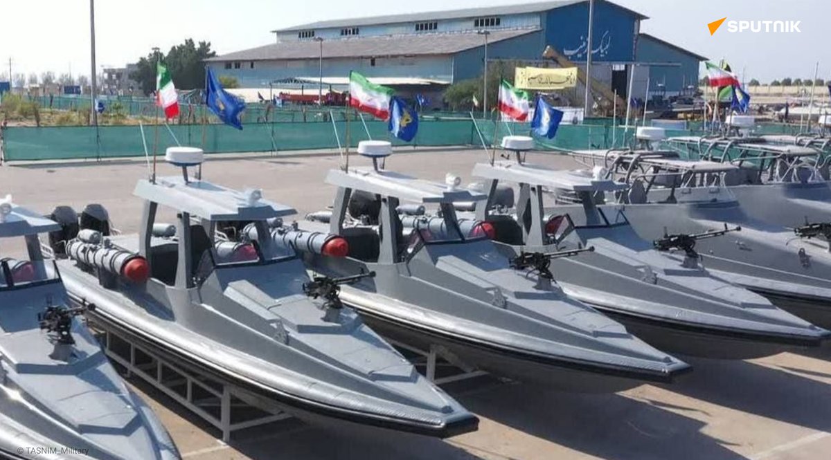 sputnik_afrique's tweet photo. La marine iranienne lève le voile sur ses nouveaux navires.
L’Abu Mahdi al-#Muhandis, une corvette à conception de catamaran, longue de 47 mètres, figure parmi les bateaux flambant neufs adjoints à la flotte ce 6 janvier. https://t.co/RJ6ty9INnn