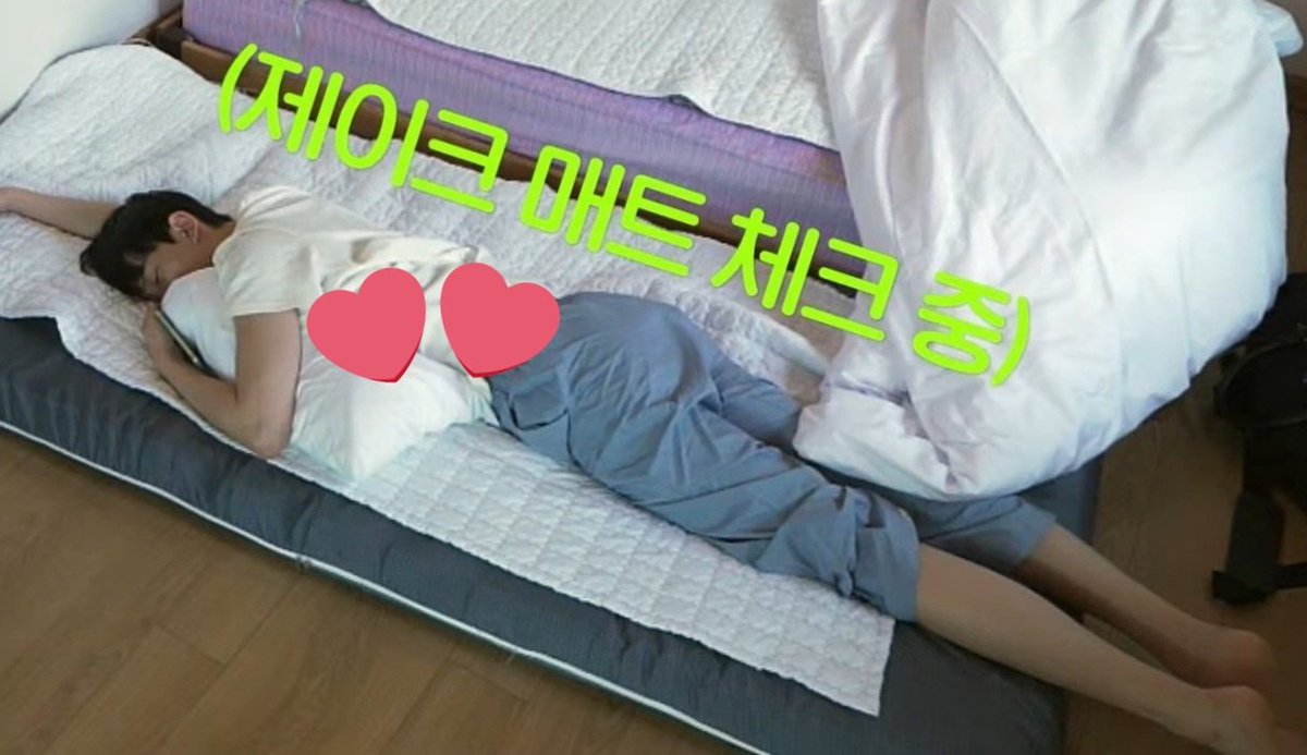 by_seung's tweet photo. 희승이 다리길이 실감짤 https://t.co/kk6rMRvf3v