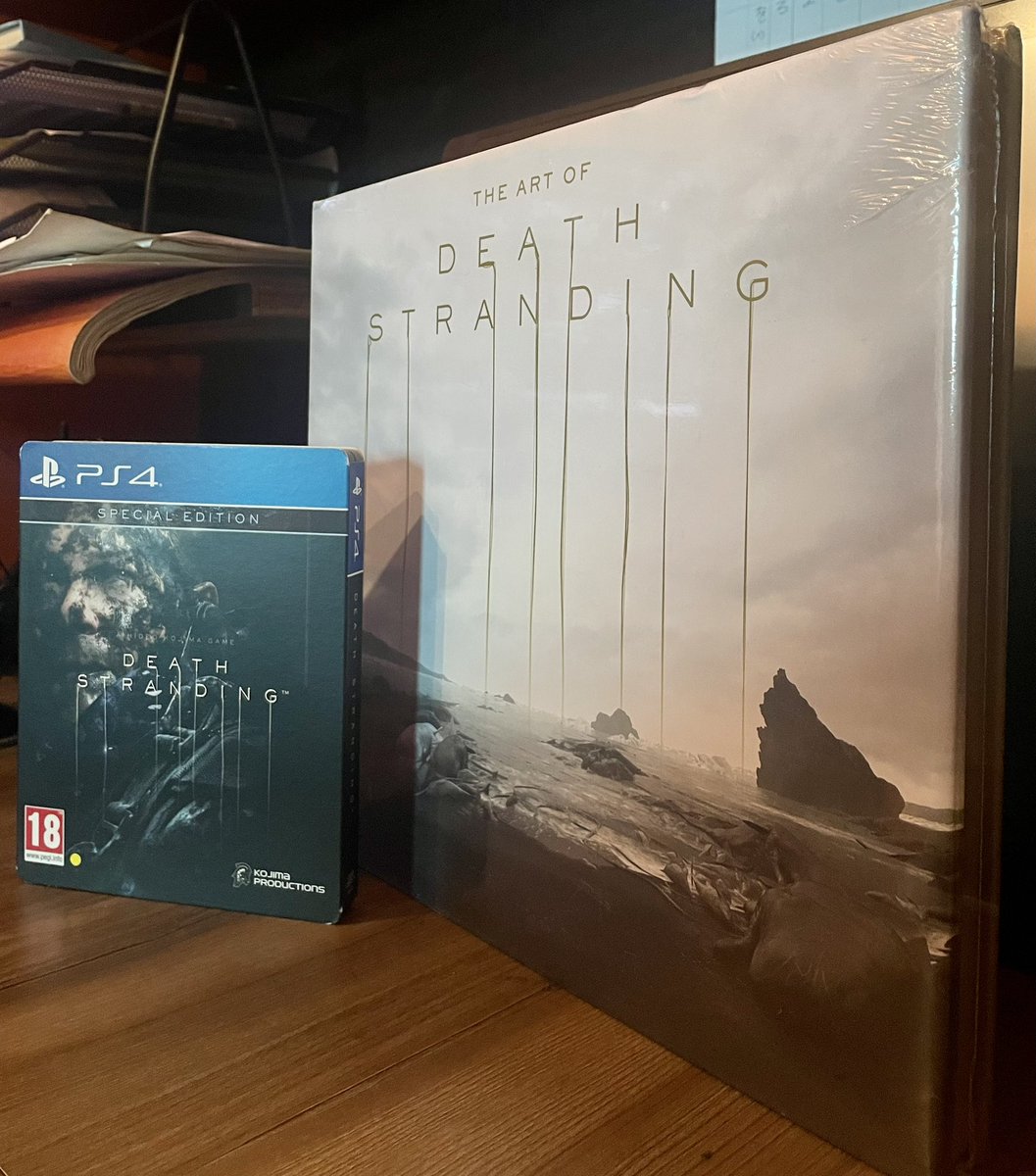 Smoothy8eight's tweet photo. Eternally grateful for this christmas gift from @souptongue  🙏 (not the Death Stranding(TM) Day One(TM) edition, I just think they look cute together) https://t.co/zE9hT5u9D8