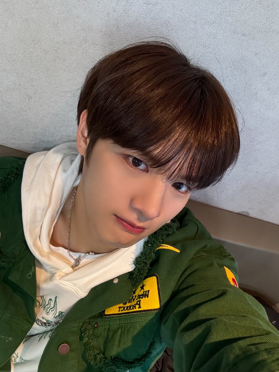 [#지은호] 
리본🎀

#루네이트 #LUN8 #포인트✨