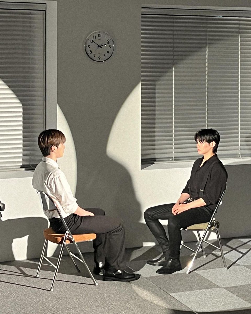 milkymoonss's tweet photo. Ref Studio promoted their services using Mapaz's Play With Fire cover
#문현빈 #MOONHYUNBIN
#휘 #HWI #마파즈 #MAPAZ
"Please contact us for filming of ✨️ reels, shorts, YouTube, mv or lookbook ✨️ videos 💌
-
Idol group Ciipher's Hyunbin & Hwi filmed a choreography video 🙇🏻♀️" https://t.co/SeoWvsSc4q