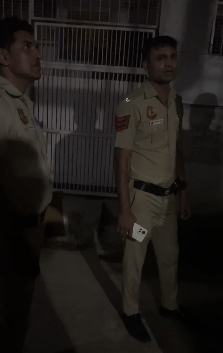 Gharda24's tweet photo. @CPDelhi @DCPCentralDelhi 
 3 months we’re being  harassed nobody is helping us 3 policemen came at night demanding we accompany them to the 
Shankar road policestation on a false complaint by our neighbour for unauthorised construction we are two ladies daughter is a USA citizen https://t.co/j0dtAi98VZ