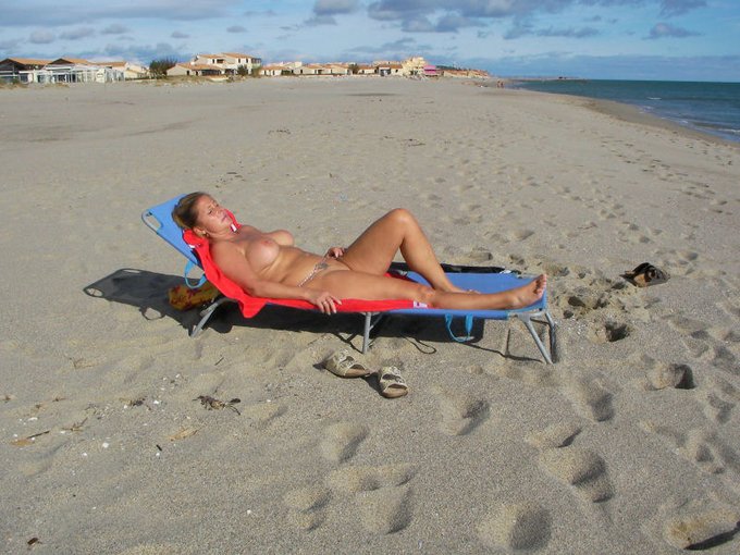 Nudist-resort "Oasis" France - the beach in april #nudist #nudistresort #nudechrissy https://t.co/MF<a href="/tag/nudist"class="tags"><span>#nudist</span></a><a href="/tag/nudistresort"class="tags"><span>#nudistresort</span></a><a href="/tag/nudechrissy"class="tags"><span>#nudechrissy</span></a>