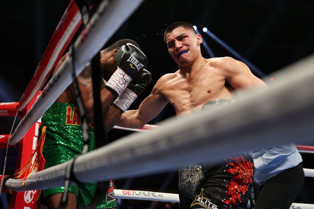 . @VergilOrtiz TKOs Lawson in rd 1 on quick stoppage, calls out @Tim_Tszyu + Barroso stops Davies in rd 1 for WBA interim 140 belt. Read & sign up for my #boxing newsletter: danrafael.substack.com/p/ortiz-tkos-l… #OrtizLawson @GoldenBoyBoxing @OscarDeLaHoya @makeawar @RGMPROMO @GarciaBoxing