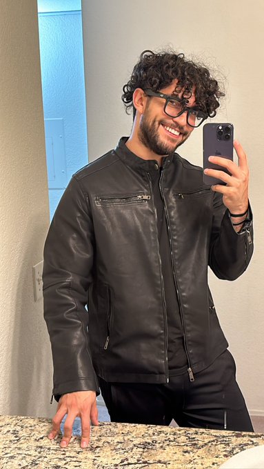 I kind of look like I get girls with this fit https://t.co/GnLKD1eLZi