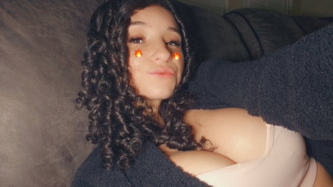 Can't sleep #bored https://t.co/jHQVsOnIdk<a href="/tag/bored"class="tags">#bored</a>