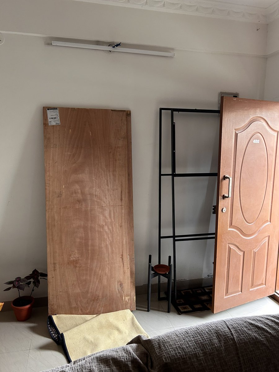 NotAshishPanwar's tweet photo. @FURLENCO this unattended bed was supposed to be installed ,which is lying on floor from last 4 days.
Regardless of number of tickets raised , no resolution.
None from your team is able to resolve this ?? What kind of customer service is this.
Please have a look asap. https://t.co/dQo6gBumw7