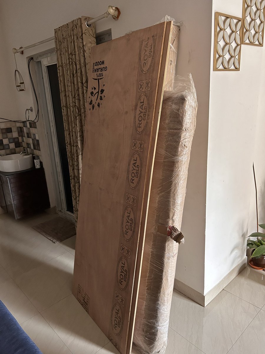NotAshishPanwar's tweet photo. @FURLENCO this unattended bed was supposed to be installed ,which is lying on floor from last 4 days.
Regardless of number of tickets raised , no resolution.
None from your team is able to resolve this ?? What kind of customer service is this.
Please have a look asap. https://t.co/dQo6gBumw7
