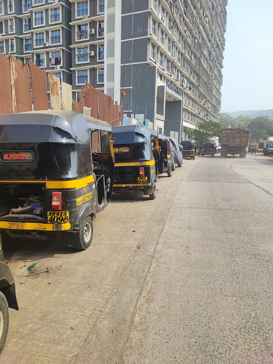 Astro16101985's tweet photo. @MumbaiPolice @CPMumbaiPolice @mybmc @Archana93877126 even after multiple complaints regarding this parking on suhasini pawaskar road vaishali nagar Dahisar east Mumbai.People park there vehicles on footpath and even on road,this will lead to accident as the roadwillbecome narrow https://t.co/8IOZC6t46j