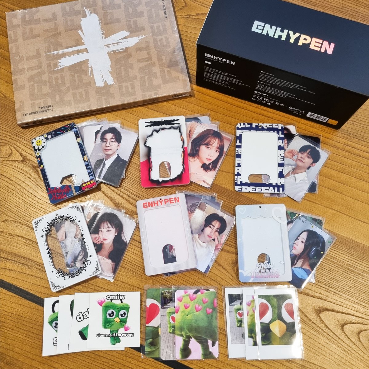 tokopedia's tweet photo. 🔥GIVEAWAY ALBUM🔥

Buat yang gak bisa ke #GoldenDiscAwards2024 kemarin, nih aku bagi-bagi merchandise lagi buat 10 orang!!🥰

Caranya:
1. Like dan Retweet 
2. Reply siapa idol favorite kamu dan kenapa
3. Pake hashtag #TopedBagiAlbum

Reply sebanyak-banyaknya ya!! Pemenang dan hadiah akan dipilih secara acak🥰

#tokopediachingu #toped #GoldenDiscAwards #GDAinJakarta #GDA2024  #GoldenDiscAwardsJakarta