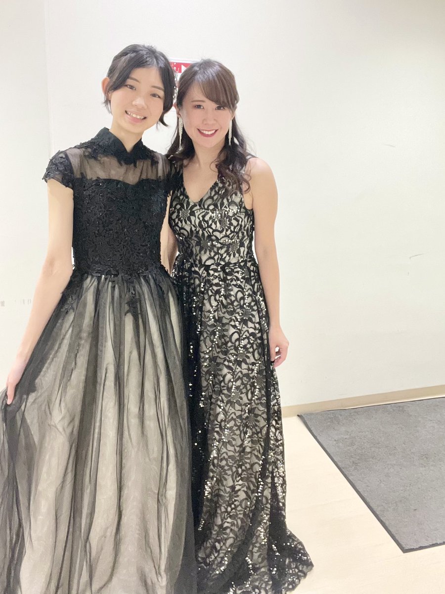 takmoto_dogfood's tweet photo. 今年初のキラリト銀座にて、クラリネット前田詩音ちゃんと😊✨
詩音ちゃんのニュードレス可愛かった☺️
2人並ぶと、私本当に保護者でしかないわ😂
照明も工夫していただいたり、演奏しやすい環境を作っていただき感謝です✨
今年もよろしくお願いいたします😊 https://t.co/wT1z6Wyrqw